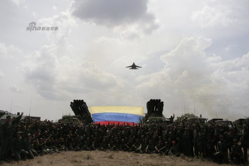 Quan doi Venezuela ban hang loat vu khi “khung” Nga-Hinh-6
