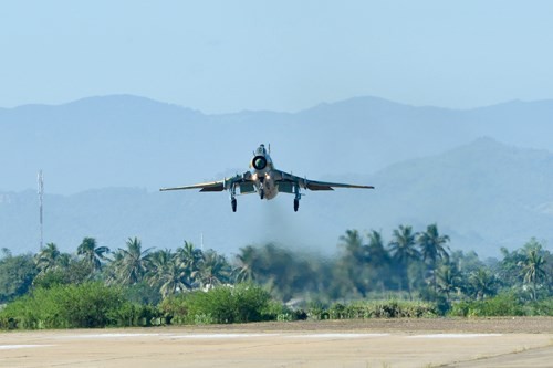 Chung kien may bay Su-22M4 cua Trung doan 937 cat canh-Hinh-8
