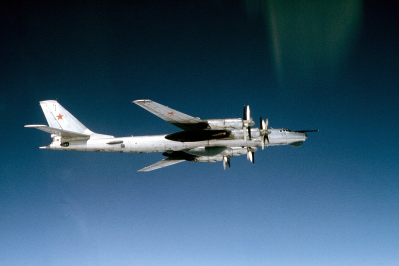 May bay nem bom B-52 va Tu-95: ai hon ai?-Hinh-2