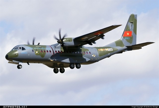 Tan mat van tai co C-295M thu 3 danh cho Viet Nam-Hinh-4