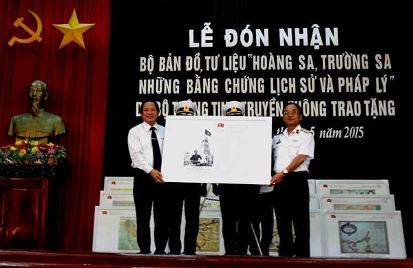 HV Hai quan nhan hon 100 ban do, tu lieu Hoang Sa-Truong Sa-Hinh-2