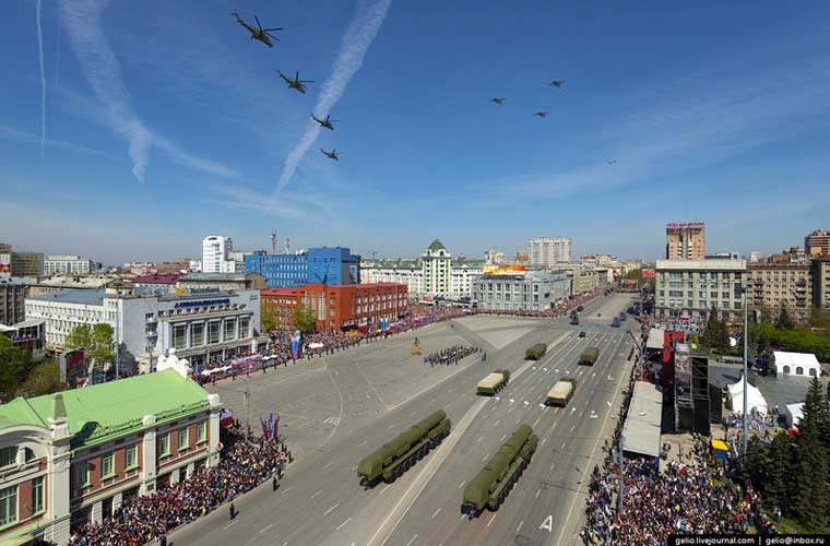 Anh duyet binh hoanh trang cua Quan doi Nga o Novosibirsk-Hinh-2