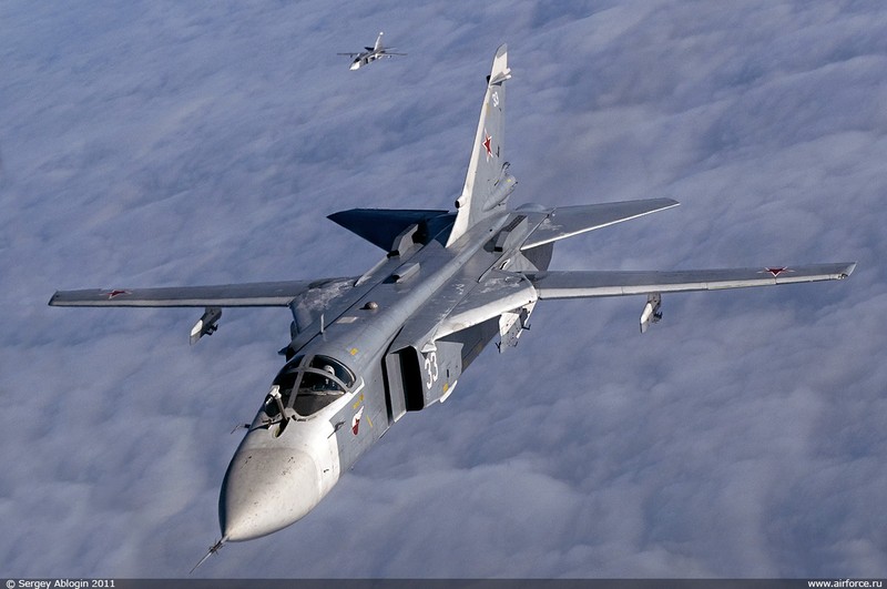 May bay Su-24 bi ban tung khien My hai hung nhieu lan-Hinh-2