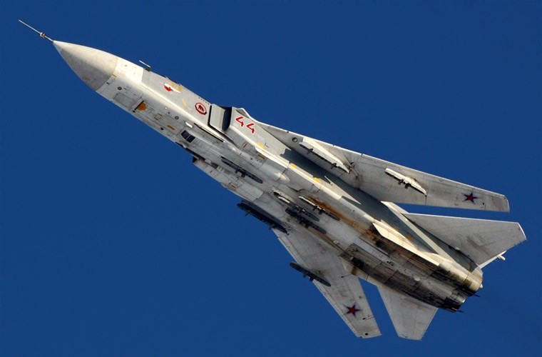 May bay Su-24 bi ban tung khien My hai hung nhieu lan-Hinh-8