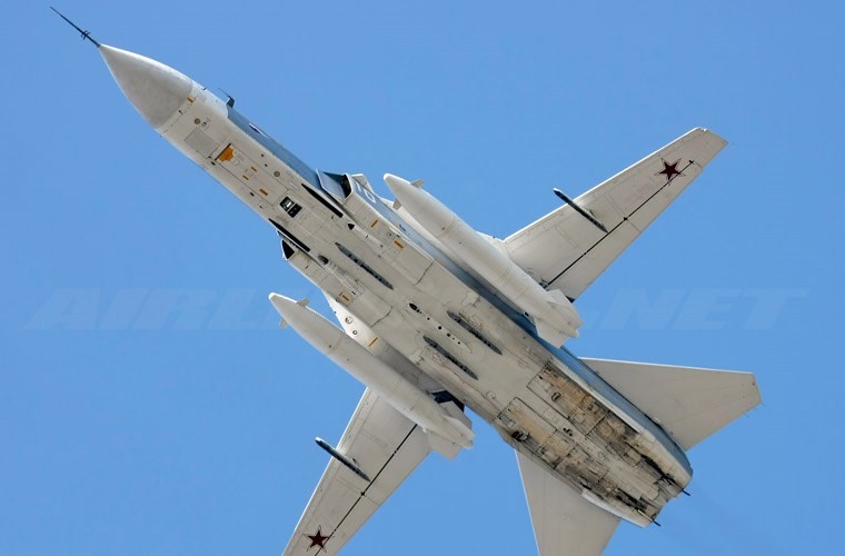 May bay Su-24 bi ban tung khien My hai hung nhieu lan-Hinh-9