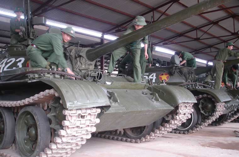 Anh dep, oai hung xe tang T-54/55 cua Viet Nam-Hinh-12