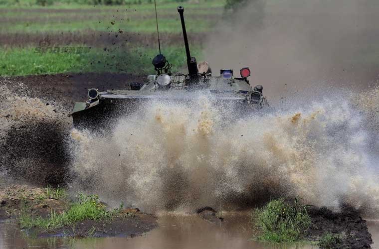 Xe chien dau bo binh BMP-2 phi nuoc dai, na phao-Hinh-6