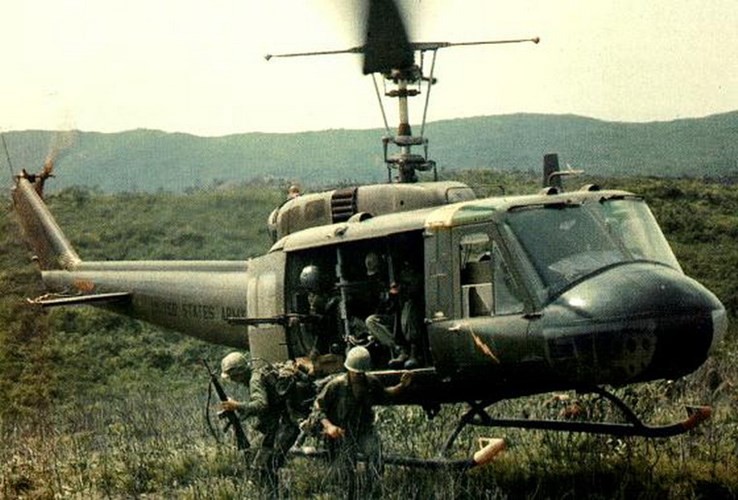 Viet Nam dung min ban roi truc thang UH-1A the nao?-Hinh-4