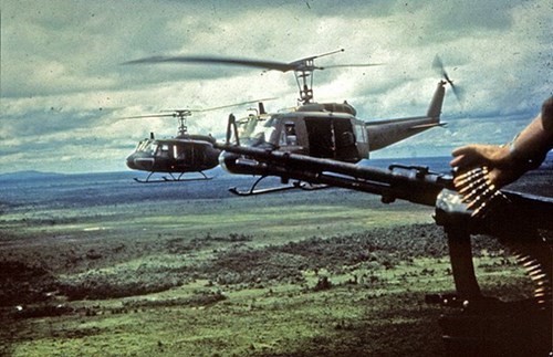 Viet Nam dung min ban roi truc thang UH-1A the nao?