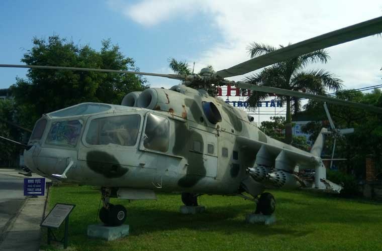 So tan tay “xe tang bay” Mi-24 cua KQND Viet Nam-Hinh-3