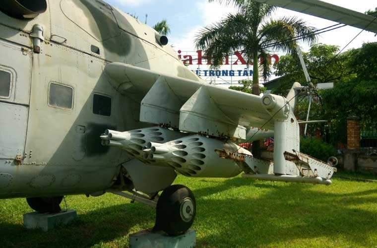 So tan tay “xe tang bay” Mi-24 cua KQND Viet Nam-Hinh-5