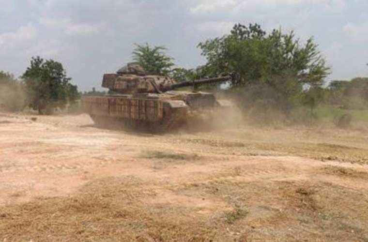 Xe tang M60A3 Thai Lan tung su dung giap go: Chi de 