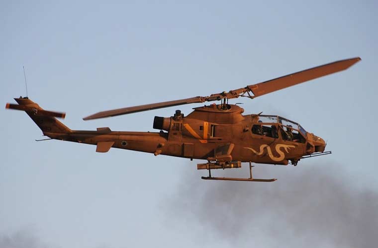 Suc manh truc thang AH-1F sap tham gia danh IS-Hinh-12