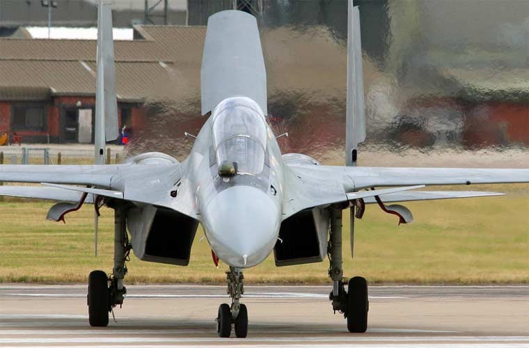 Muc kich chien dau co Su-30MKI “giao chien” voi Typhoon