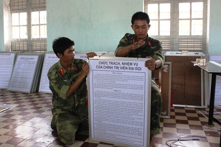 Chiem nguong doanh trai cac trung doan bo binh QDNDVN-Hinh-13