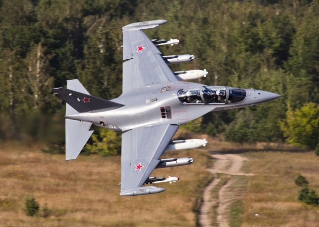 Nga sap giao 10 may bay Yak-130 cho khach hang trong 2015