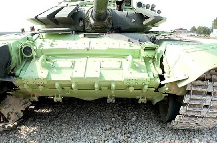 Anh “soc”: Huc tuong, xe tang T-72B3 cua Nga nut toac