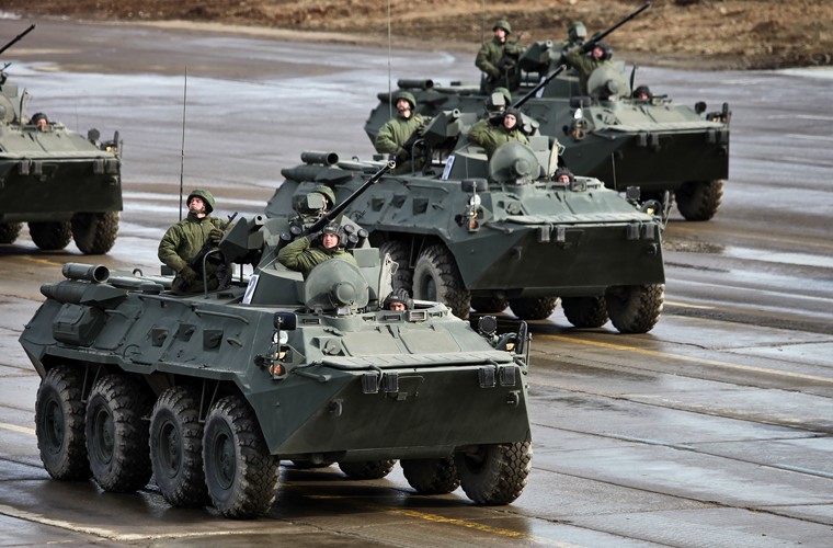 Suc manh ghe gom cua xe boc thep BTR-82A can quet IS-Hinh-3