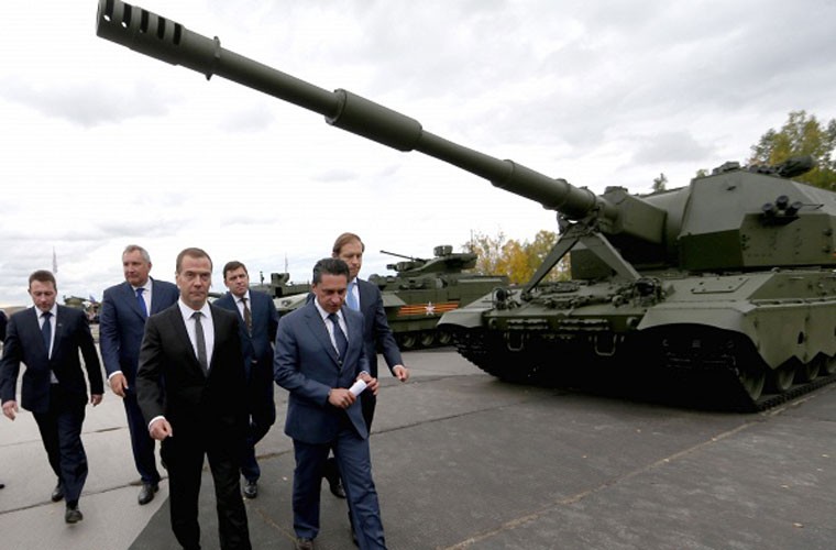Thu tuong Dmitry Medvedev kham pha dan vu khi toi tan-Hinh-6