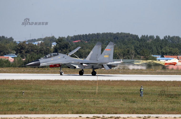 TQ tu tin khoe Su-27 nhai truoc hang nghin nguoi-Hinh-10