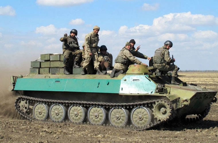 Muc kich xe tang T-64BV cua Ukraine dan hang na phao-Hinh-10