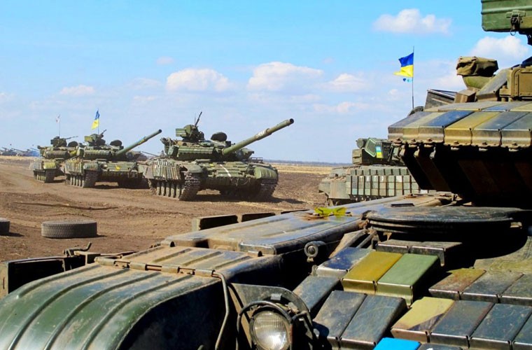 Muc kich xe tang T-64BV cua Ukraine dan hang na phao-Hinh-11