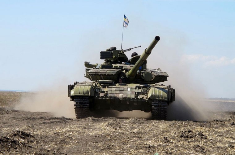 Muc kich xe tang T-64BV cua Ukraine dan hang na phao-Hinh-4