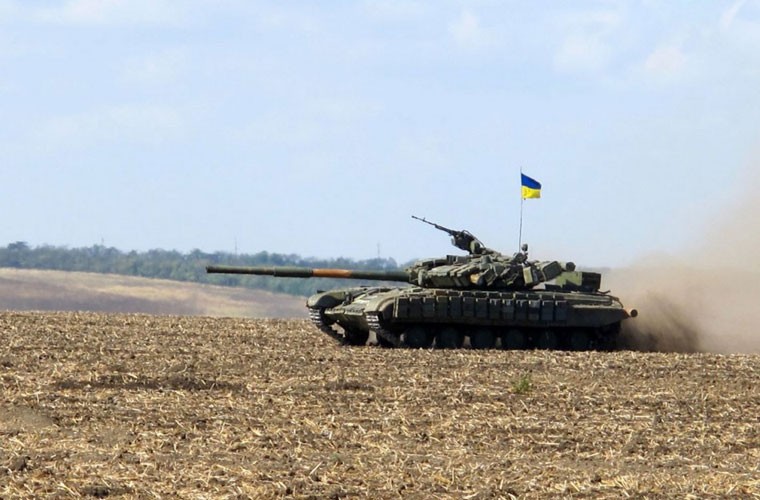 Muc kich xe tang T-64BV cua Ukraine dan hang na phao-Hinh-5
