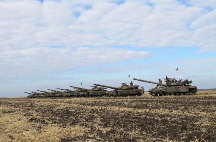 Muc kich xe tang T-64BV cua Ukraine dan hang na phao