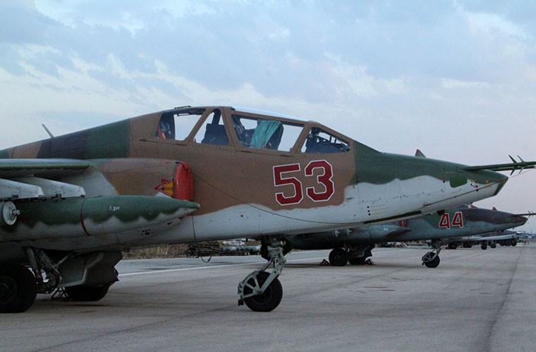 Bat ngo loai chien dau co Su-25 khong kich IS o Syria-Hinh-12