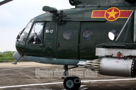 Muc kich truc thang Mi-17 Viet Nam na dan rocket