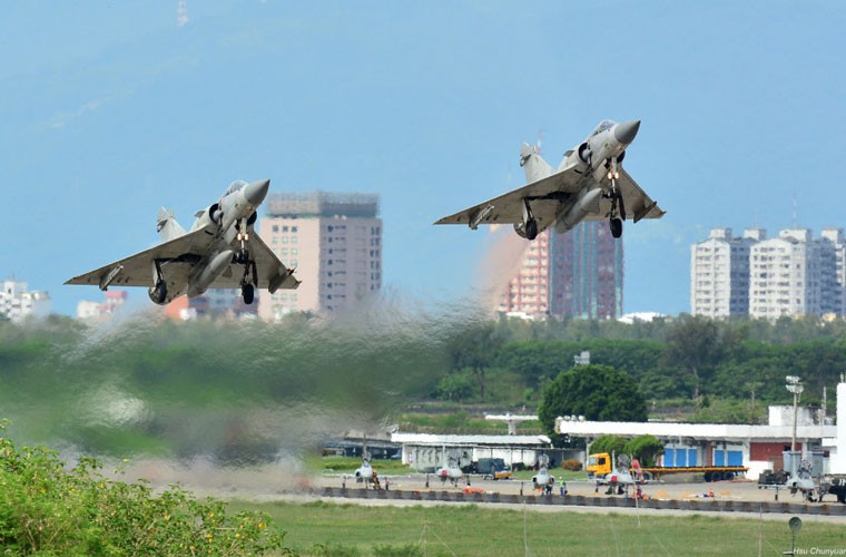 Suc manh dang gom chien dau co Mirage 2000-5 Dai Loan-Hinh-4