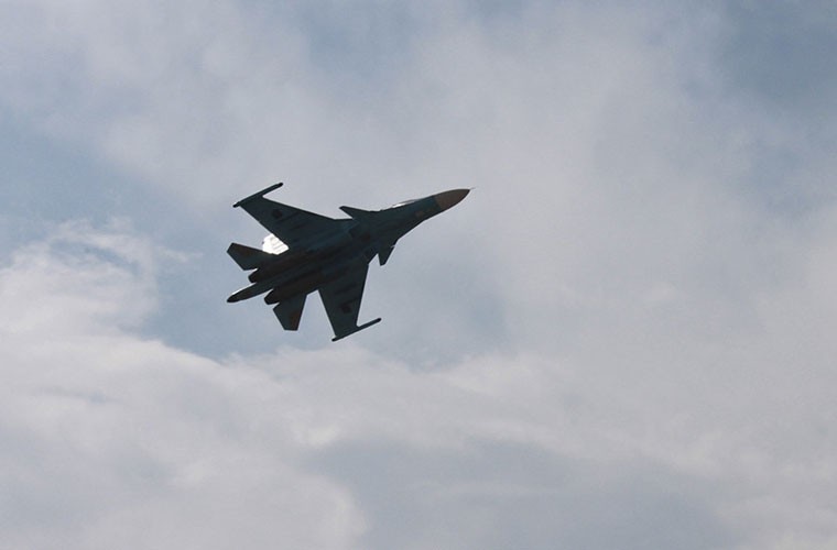 Su-30SM ho tong may bay khong kich IS bang vu khi gi?-Hinh-2