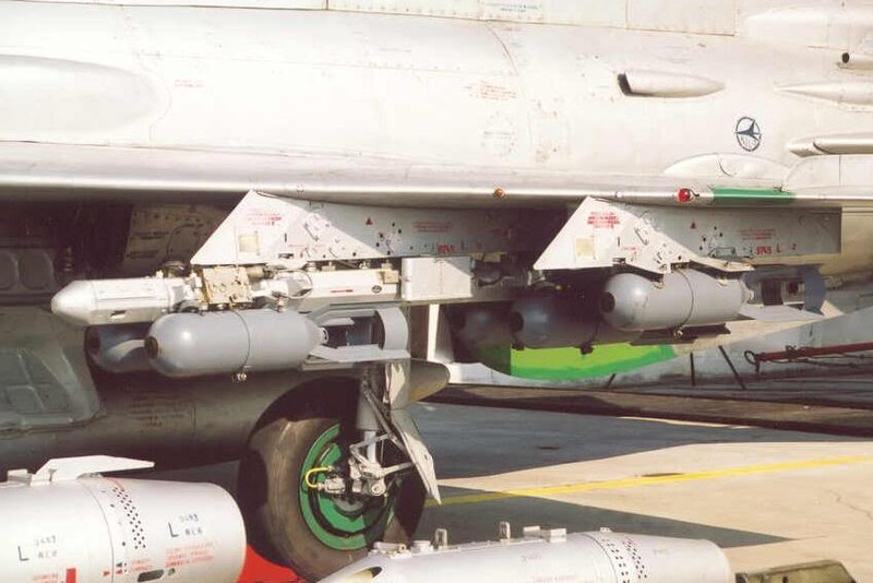 Ngac nhien tiem kich MiG-21 Syria oanh tac phien quan IS-Hinh-9