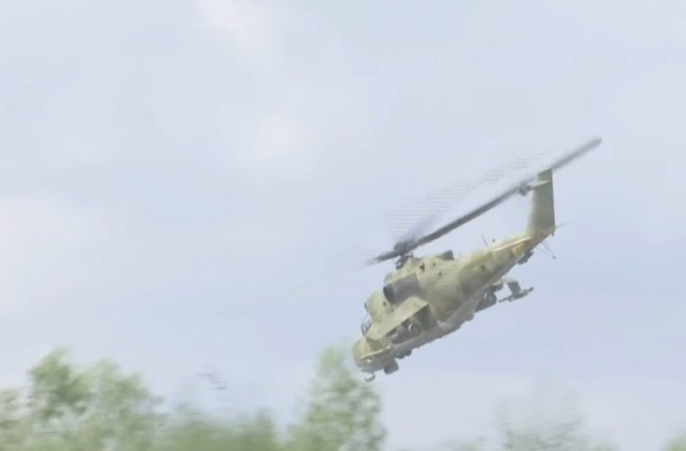 Theo doi “xe tang bay” Mi-24V san lung phien quan IS-Hinh-14