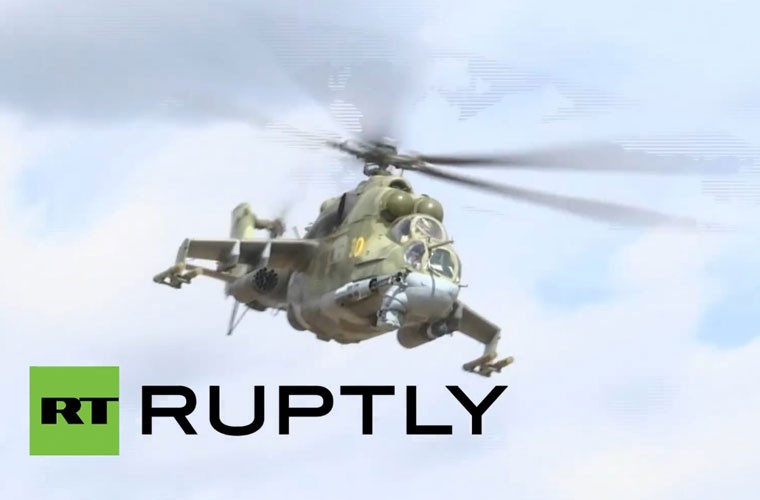 Theo doi “xe tang bay” Mi-24V san lung phien quan IS