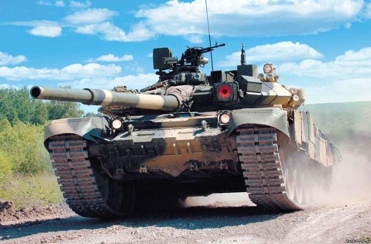 Xe tang T-90A dang hanh quan toi Aleppo chong IS?-Hinh-6
