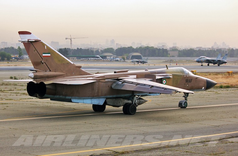 Nhan dien may bay Sukhoi cua Iran co the khong kich IS?-Hinh-2