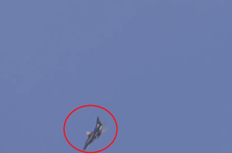 May bay nem bom Su-22 Syria sat canh Su-34 khong kich IS-Hinh-4