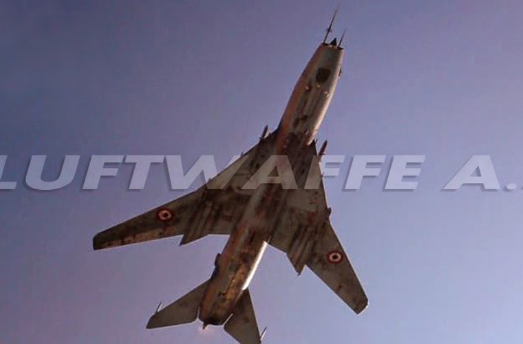 May bay nem bom Su-22 Syria sat canh Su-34 khong kich IS-Hinh-7
