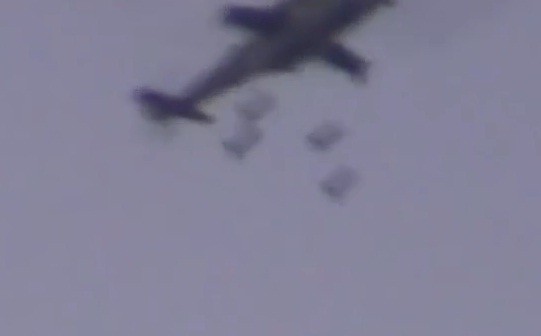 Truc thang Mi-24D Syria bo bom oanh tac phien quan IS