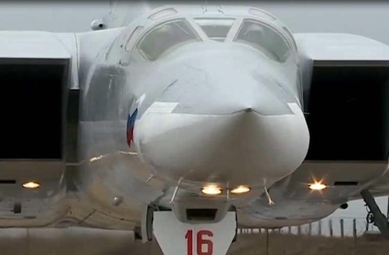 Hanh trinh Tu-22M3 mang bom tu Nga sang Syria danh IS-Hinh-10