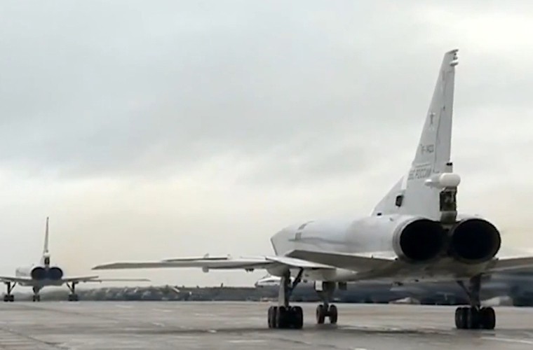 Hanh trinh Tu-22M3 mang bom tu Nga sang Syria danh IS-Hinh-11