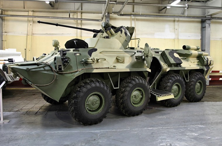 Ben trong xe boc thep cho quan BTR-82A Nga co gi?