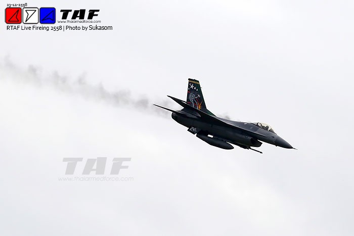 Theo doi tiem kich F-16 Thai Lan nem bom hoanh trang-Hinh-7