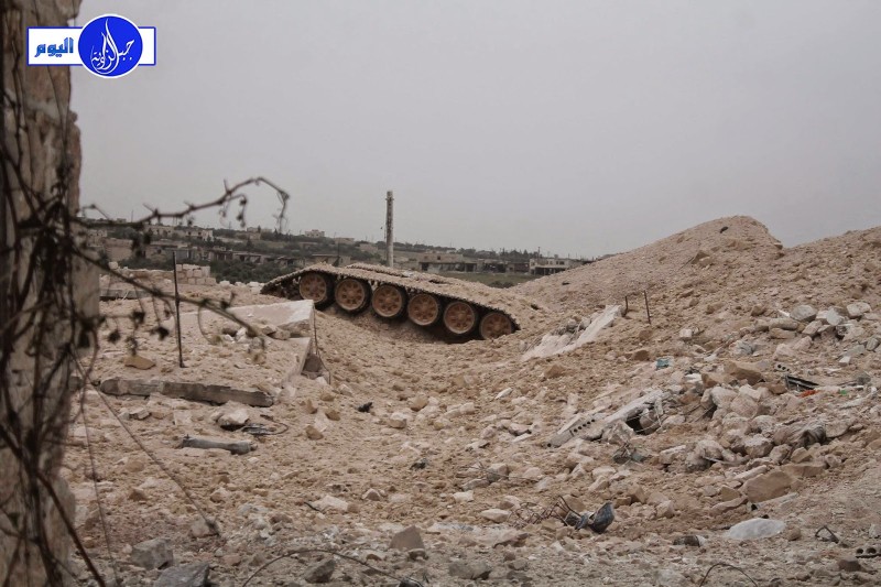 Khoanh khac kinh di xe tang T-72AV Syria trung dan, tan tanh-Hinh-10