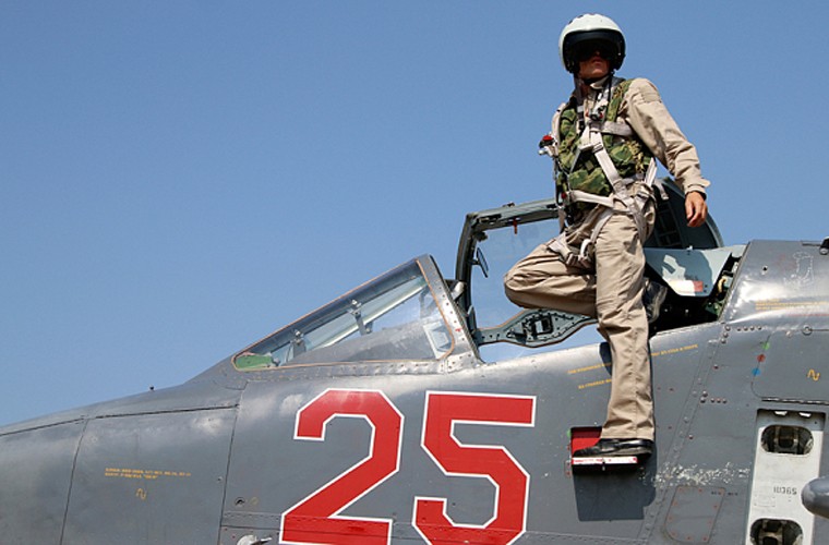 Kinh hoang so bom may bay Su-25 dung o Syria-Hinh-2