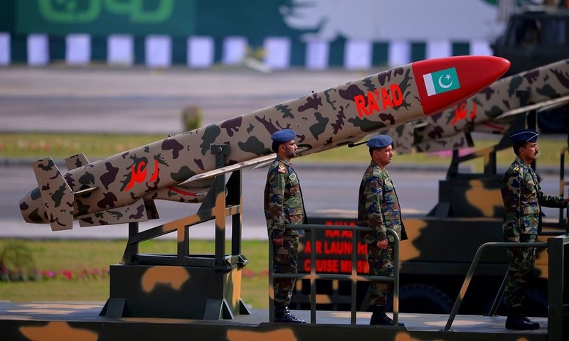 Muc kich Quan doi Pakistan duyet binh hoanh trang-Hinh-8