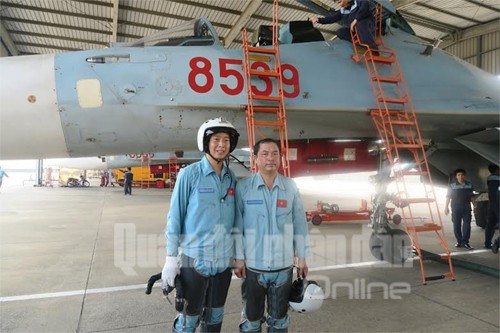 Man nhan may bay chien dau Su-30MK2 Viet Nam khong kich-Hinh-10