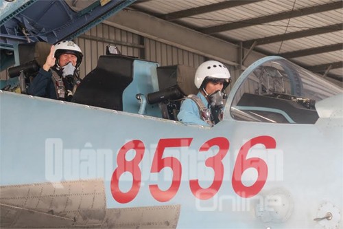 Man nhan may bay chien dau Su-30MK2 Viet Nam khong kich-Hinh-5
